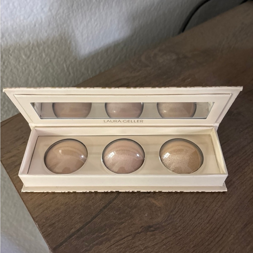 LAURA GELLER BAKED HIGHLIGHTER PALETTE 3 COLORS